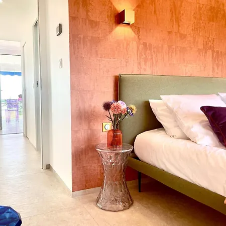 Royal Pink - Design - Vue De Reve - Parking Gratuit