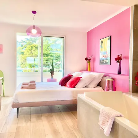 Royal Pink - Design - Vue De Reve - Parking Gratuit * كان