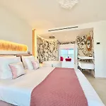 Royal Pink - Design- Vue De Reve - Parking Gratuit Cannes